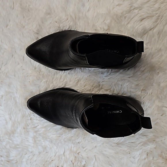 *SOLD* Chinese Filip Black Bootie, size 6, Like new with original box - Picture 11 of 12